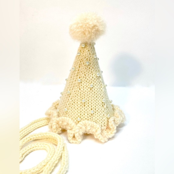 NWT Hand Knit Party Hat in Cream with Faux Pearls and Pom Pom One Size Fits Most - Picture 7 of 10